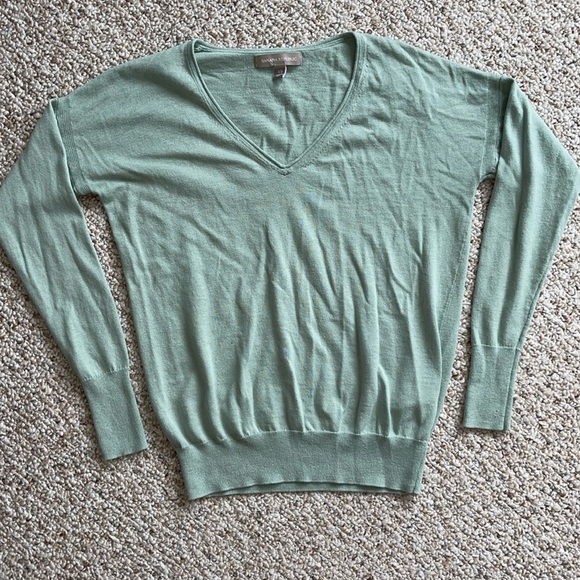 Banana Republic Sage V-Neck Pullover - Picture 1 of 5